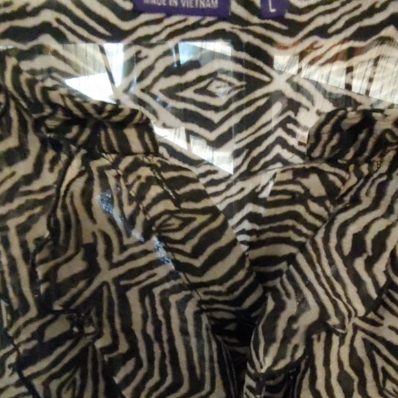 Two blouses - Picture 4 of 5